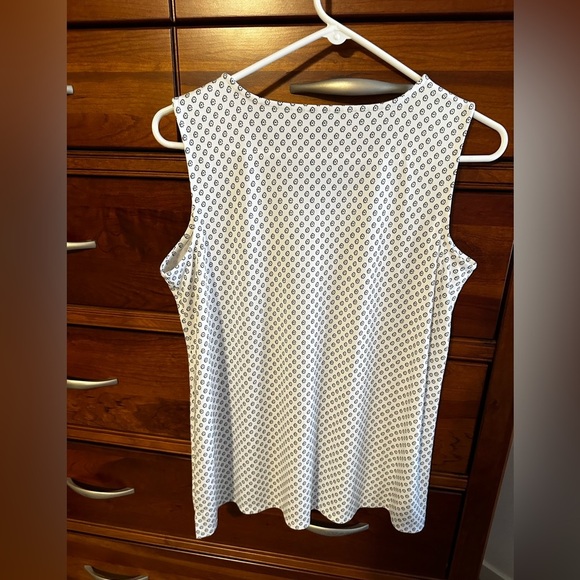 Talbots White Patterned Tank - SIZE XP. EUC. - Picture 4 of 5